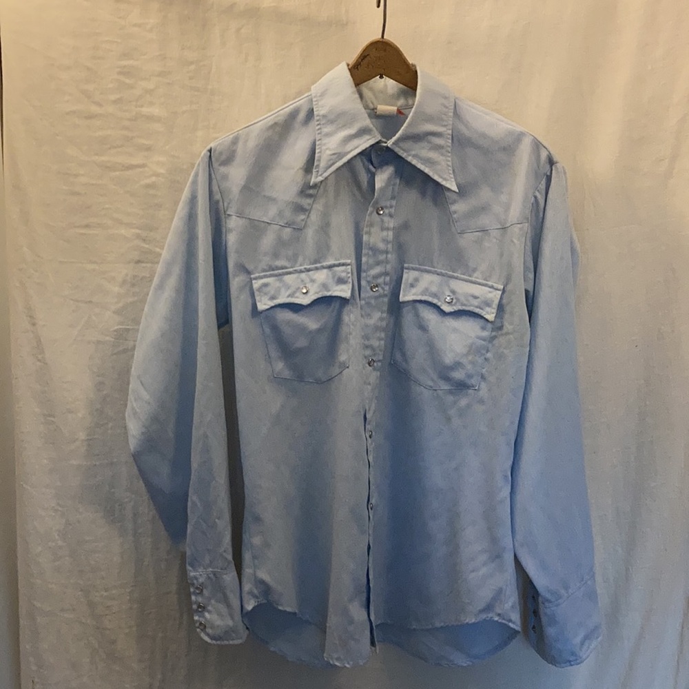 Men’s Vintage light blue dress shirt.